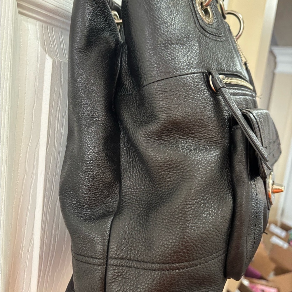 Coach K1073-F15694 Hamptons Large Black Pebbled Leather Turnlock Tote in VGUC - Picture 6 of 16